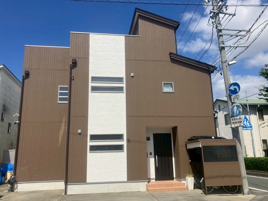 画像11032：浜松市中央区下石田町で外壁塗装（シリコン）・屋根カバー工法（IGスーパーガルテクト）で施工！
