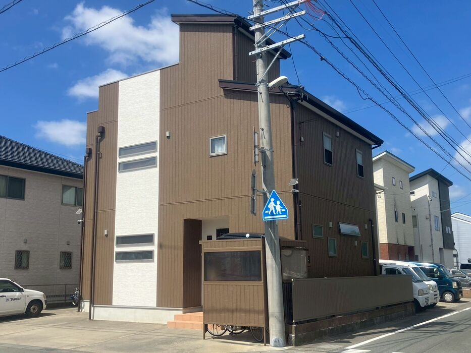 画像11034：浜松市中央区下石田町で外壁塗装（シリコン）・屋根カバー工法（IGスーパーガルテクト）で施工！